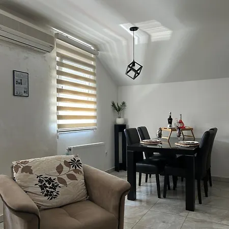 Apartment Gold Lux Surcin